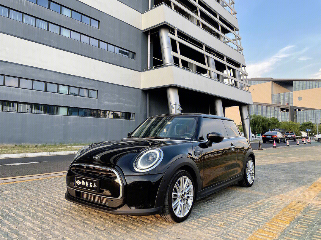 最新款Mini Cooper，时尚与性能的完美融合